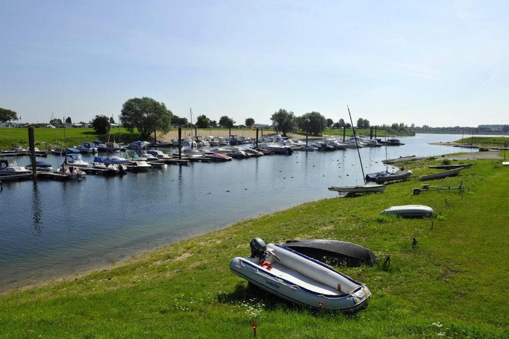 Ferienhaus Luxchalet #Vaju Lathum# Am See, Strand, Pool, Nationalpark Exteriér fotografie